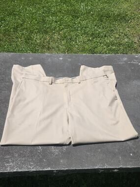 Haggar Cool Right Pants Mens Sz 42x29 Tan Performance Flex Khaki Classic Fit YKK